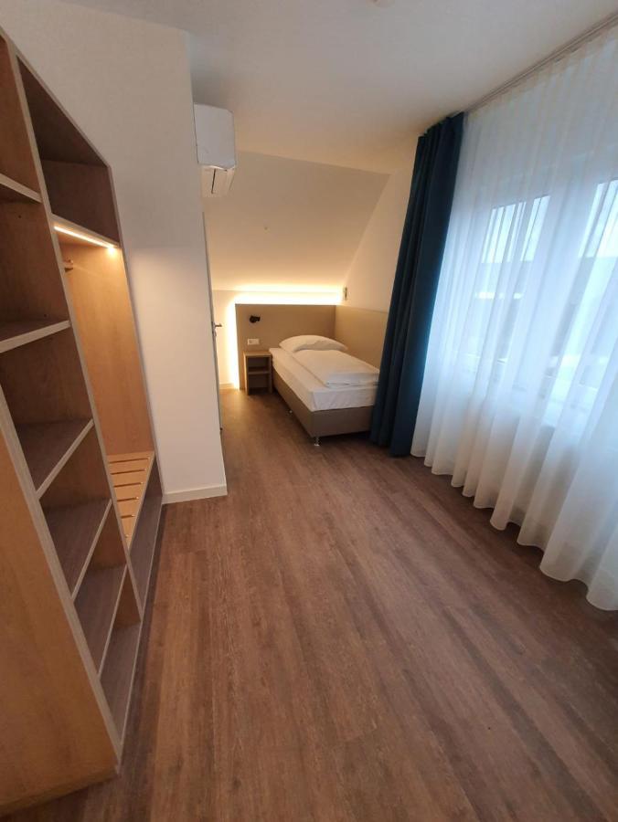 Hotel Zur Traube Moglingen Exterior foto