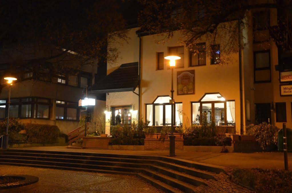 Hotel Zur Traube Moglingen Exterior foto